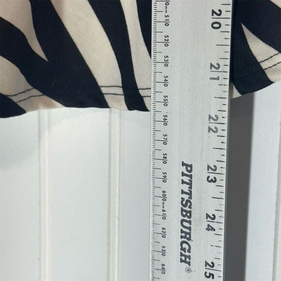 Ambiance Black White Stripe Peplum Top XL Mesh Panel Sleeveless Geometric USA - Picture 5 of 7